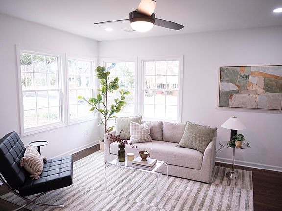 5th image of 809 Leon St