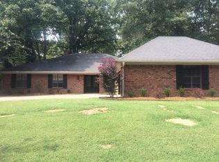 7 Woodbridge Dr, Conway, AR 72034