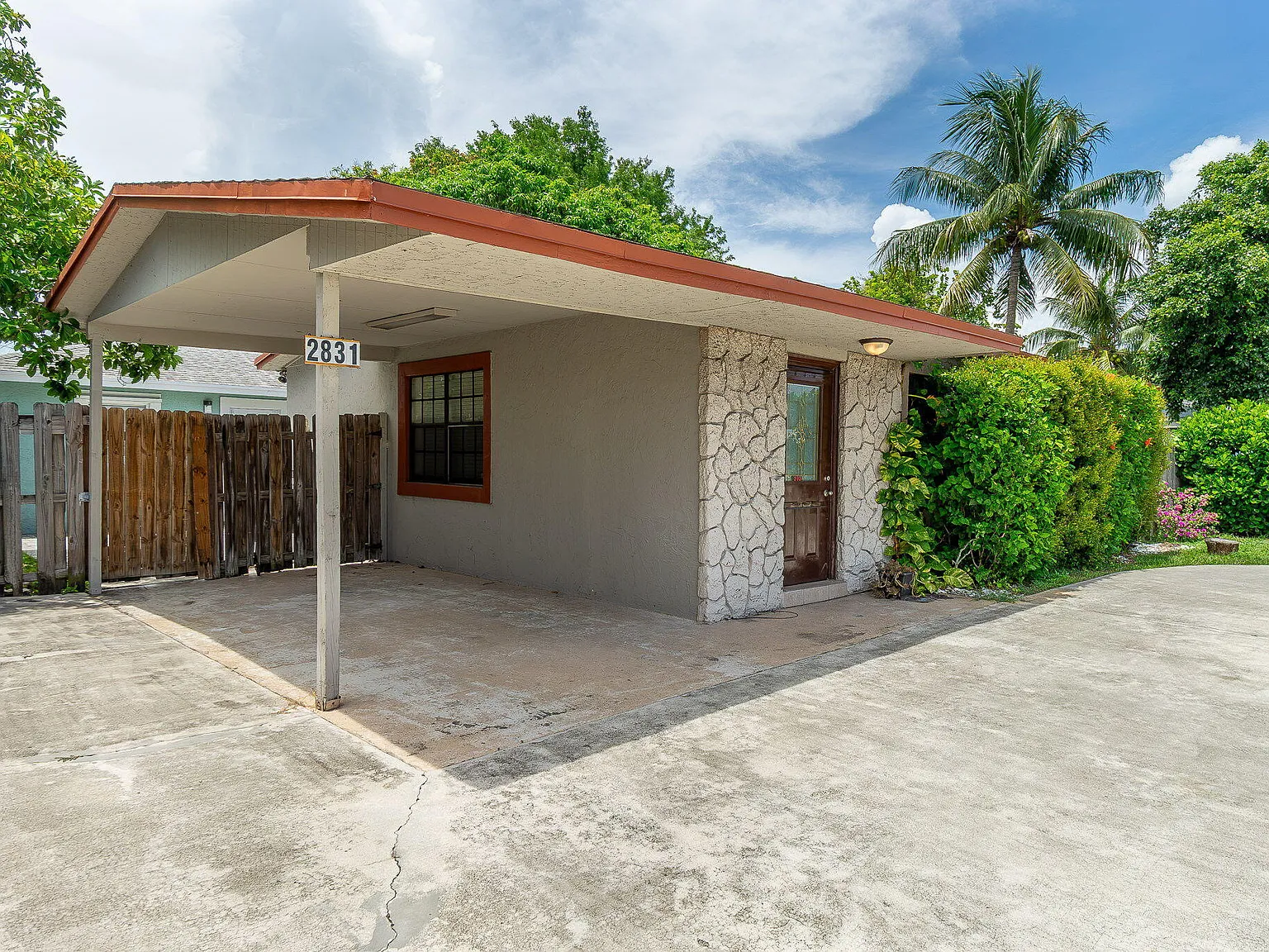 3 bed, 2.0 bath, 1026 sqft, $3,350 — Photo 4