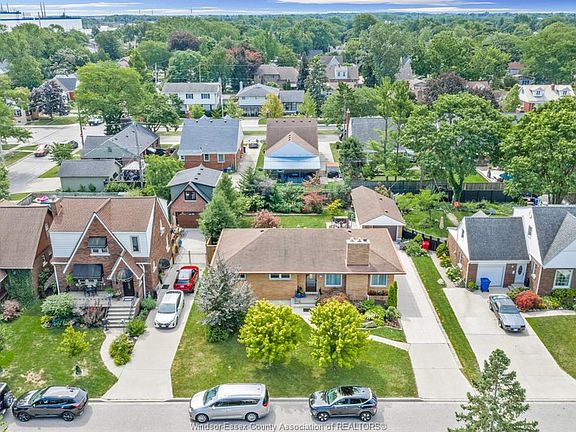 5th image of 2065 Verdun Ave