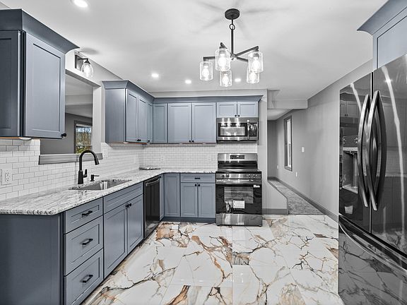 5th image of 2724 Montgomery Run Rd