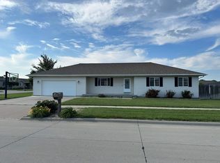 604 E 8th St, Kearney, NE 68847