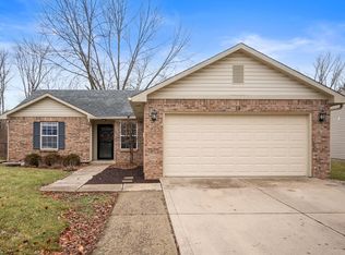 14 Village Pkwy, Pendleton, IN 46064