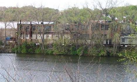 2nd image of 150 Roosevelt Dr