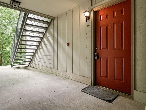 4th image of 502 Gables Dr