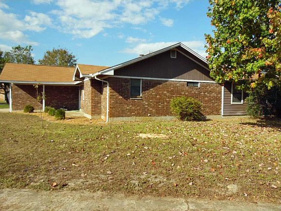 2nd image of 2228 Prytania Cir