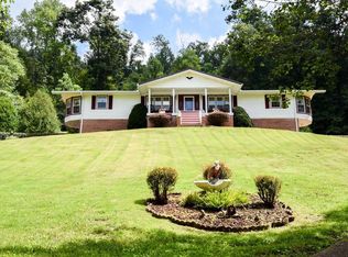 915 Wolf Hill Rd, Bethpage, TN 37022