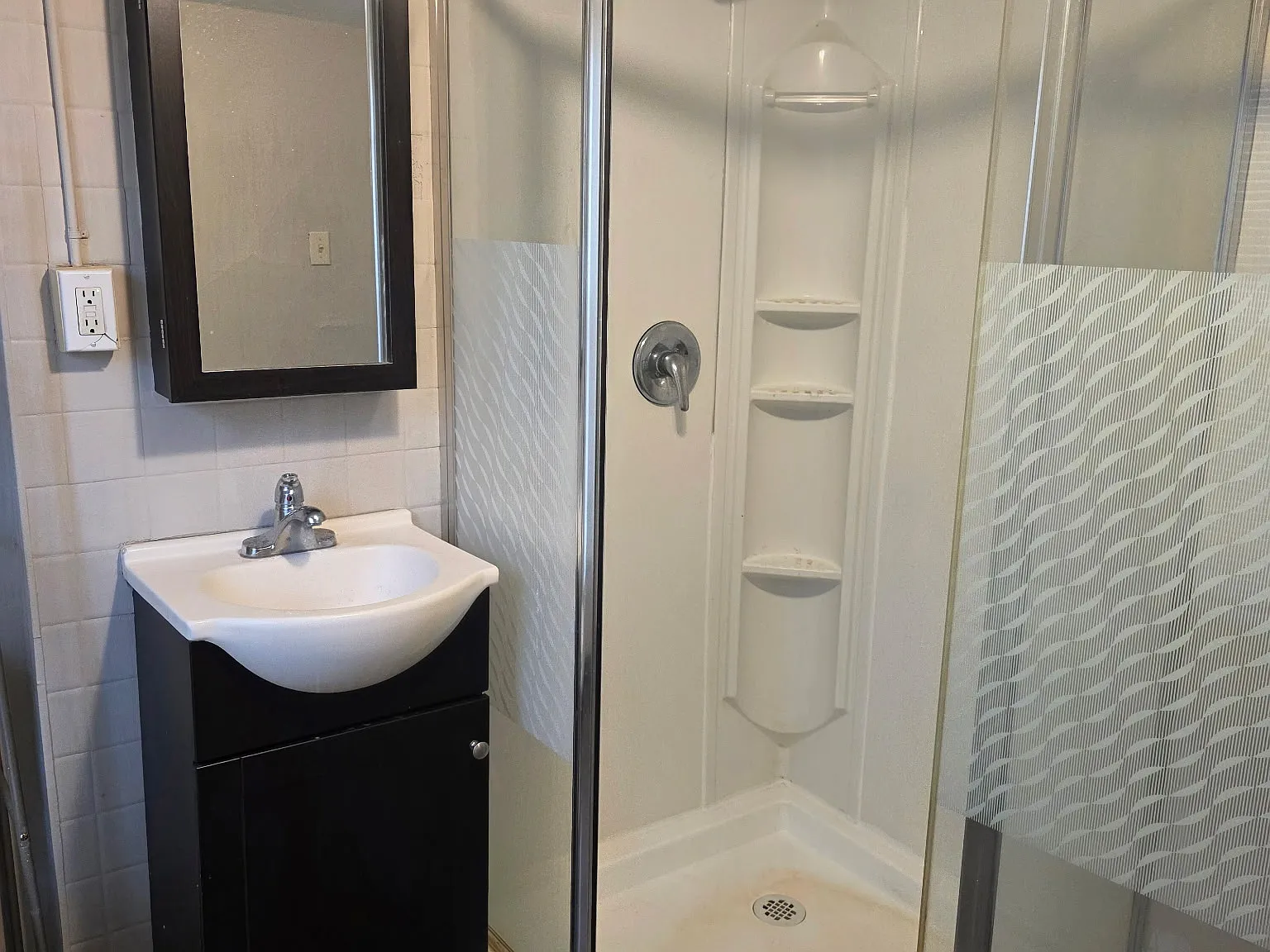 1 bed, 550 sqft, $975 — Photo 4