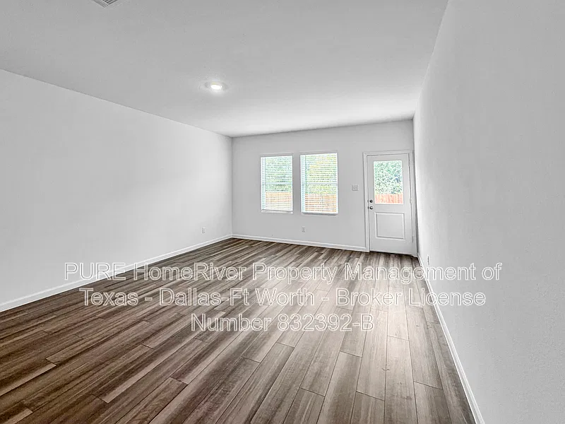5 bed, 3.0 bath, 2609 sqft, $2,650 — Photo 4