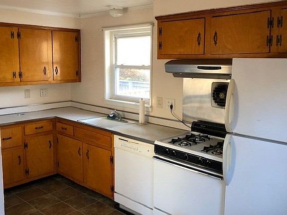 2nd image of 89 Catherine St #B-e
