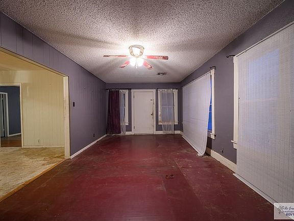 2nd image of 409 E Pine Ave