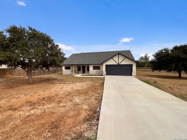 185 E MEDIUM MEADOW DR, Lytle, TX 78052