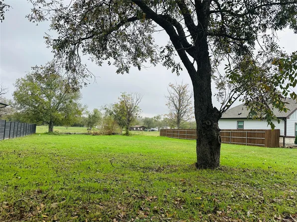 106 Bill St, Elgin, TX 78621