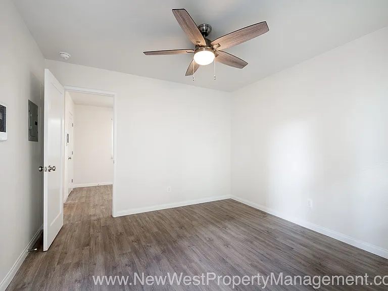 557 22nd St — Photo 5