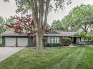 3306 W 92nd St, Leawood, KS 66206