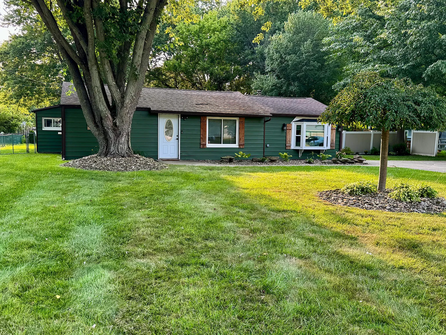 3 bed, 1429 sqft, $1,750 — Photo 4