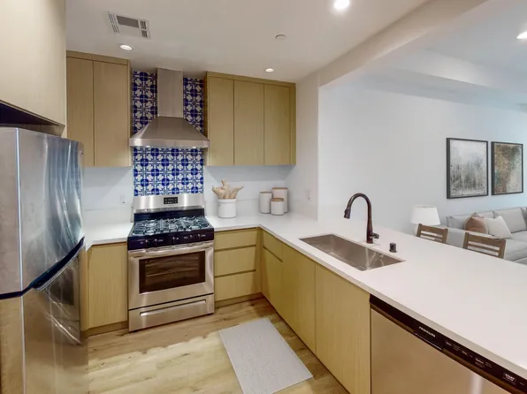 Olivia Residences LLC, 1556 Hi Point St #202, Los Angeles, CA 90035