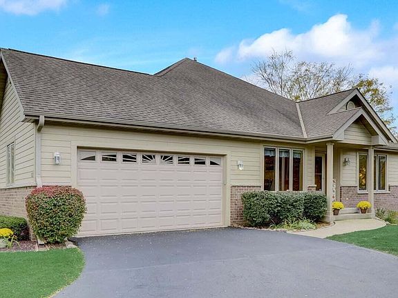 3rd image of 7031 S Lannonstone Ct