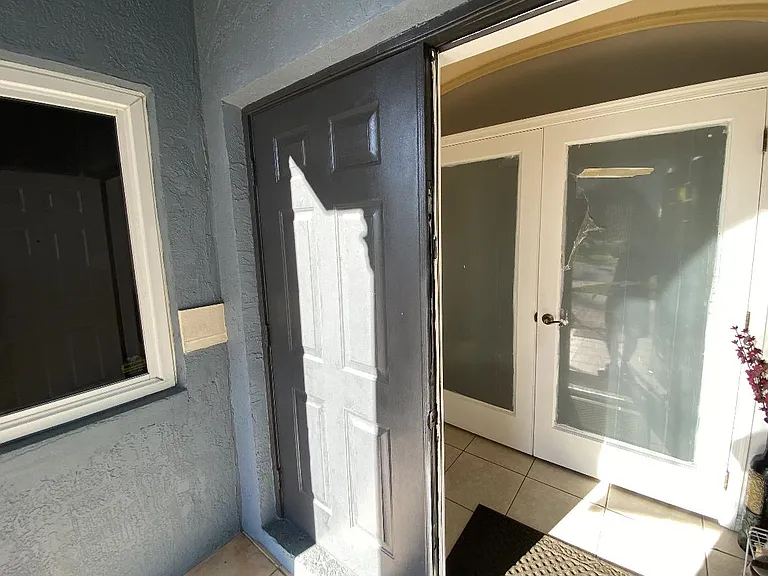 SW 124th Pl — Photo 1