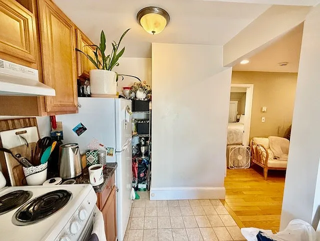 2 Derne St #5 — Photo 11