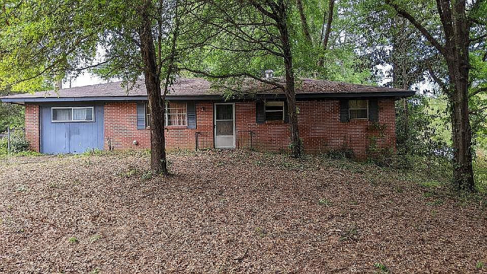 2nd image of 3821 Frasier St