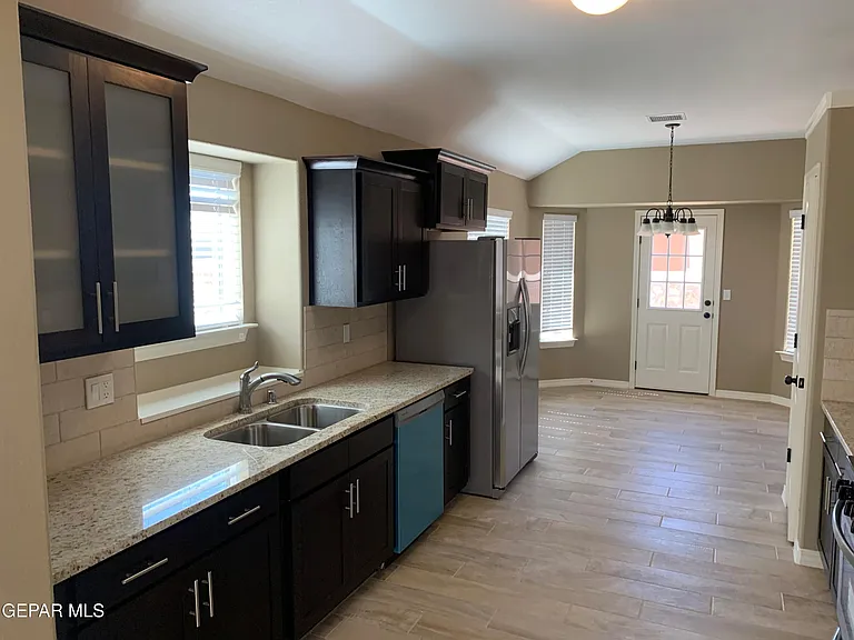 13668 Garforth Ave — Photo 12