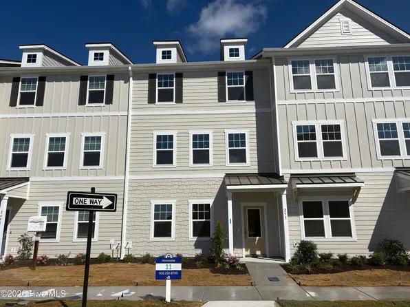 253 Pelican Flight Loop, Wilmington, NC 28412