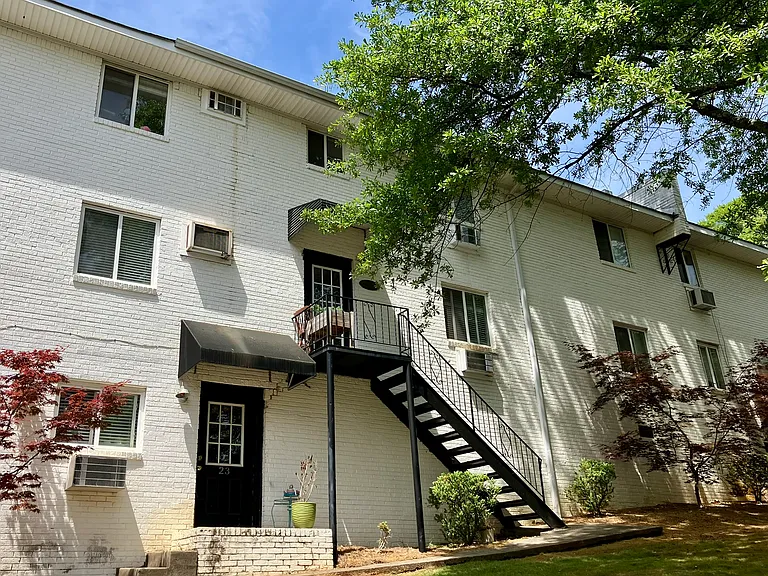 436 N Highland Ave NE #14 — Photo 37