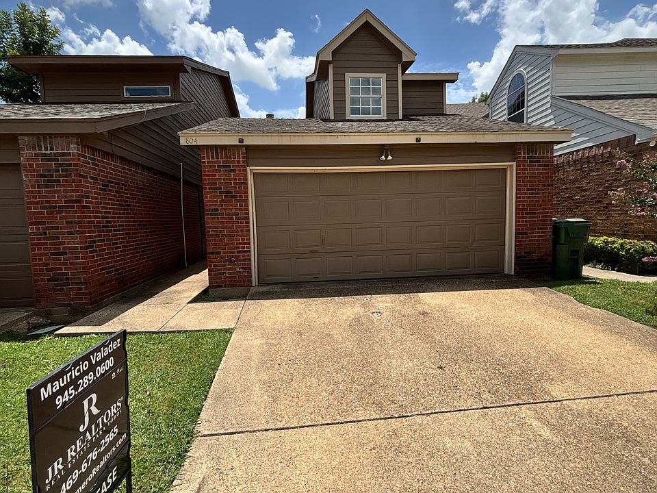 1st image of 804 Saint Andrews Ct