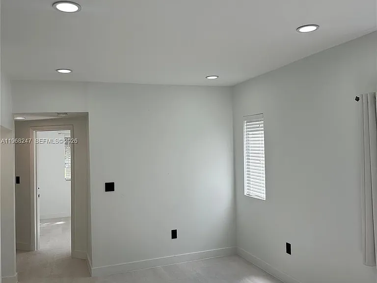 109 NW 6th Ave #5 — Photo 3