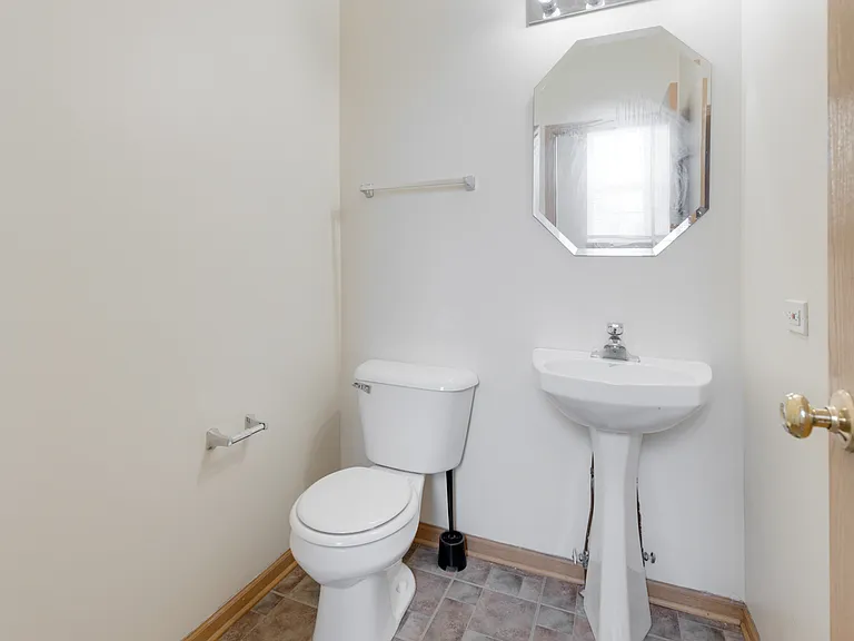 840 Amelia Ct — Photo 13