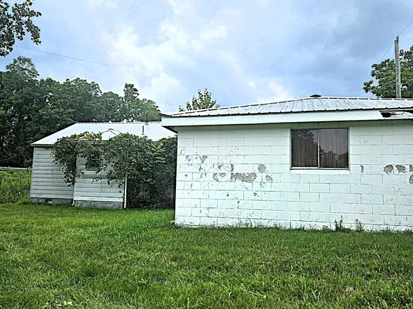515 N Main St, Cloverdale, IN 46120
