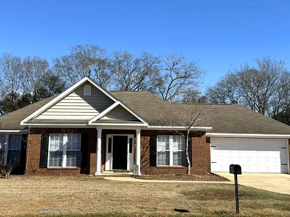 302 Powder Horn Dr, Midland City, AL 36350