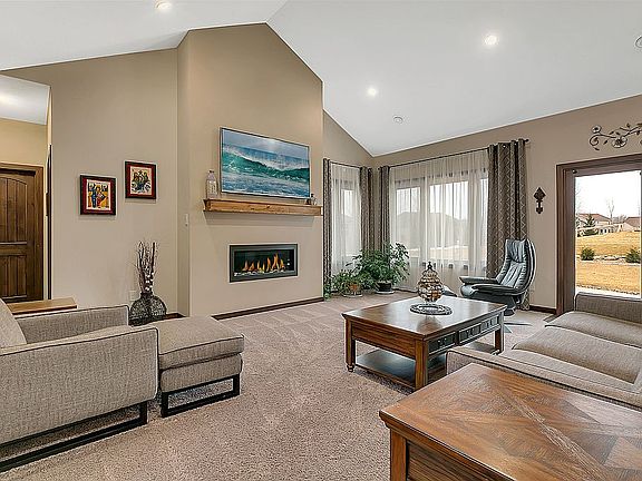 4th image of 1401 Antler Creek Ct