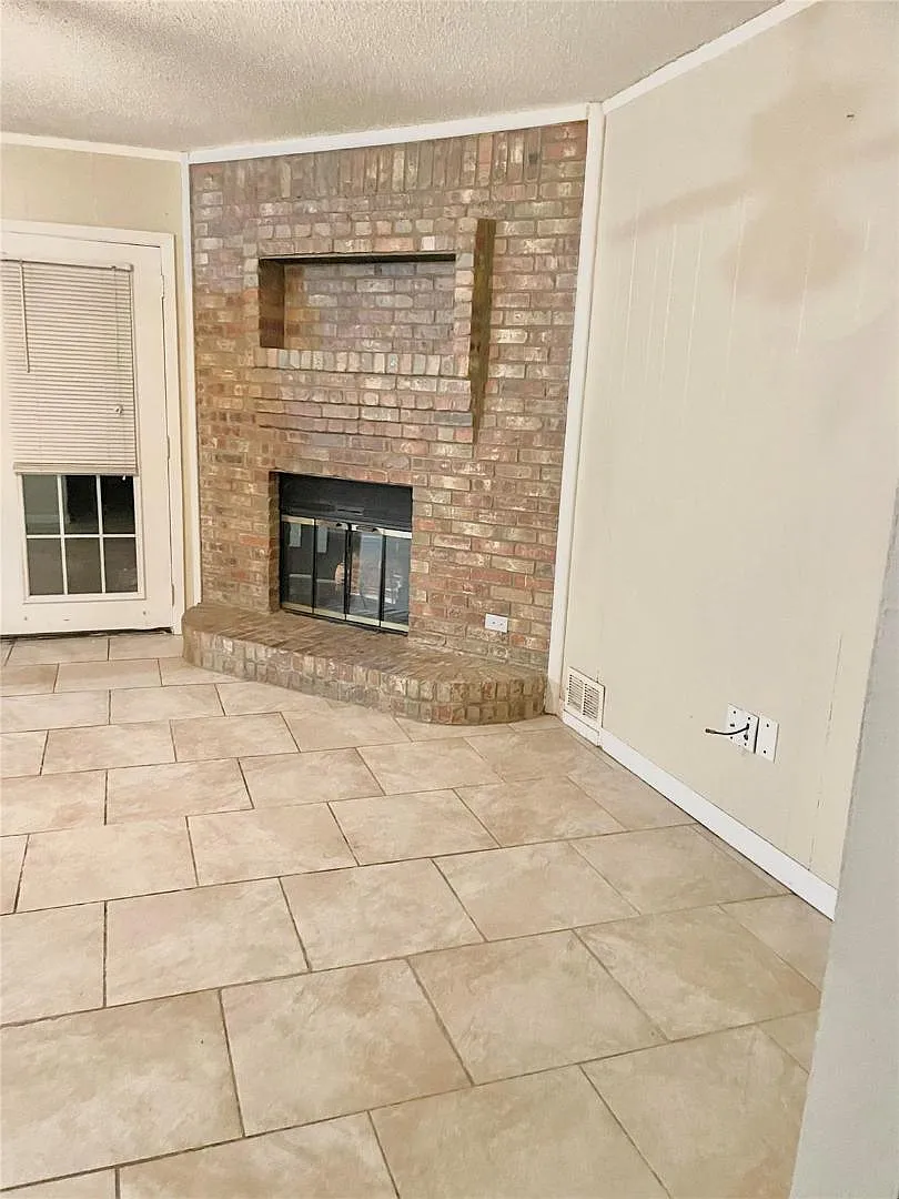 6404 Moonglow Ln — Photo 2