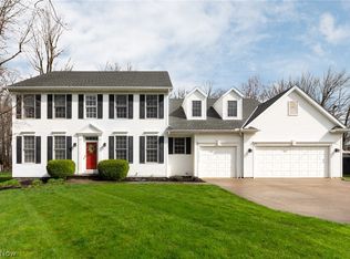 24568 Briarwood Dr, Olmsted Falls, OH 44138