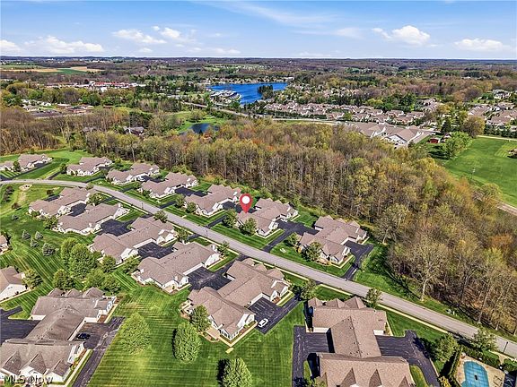 4th image of 202 Timberline Dr