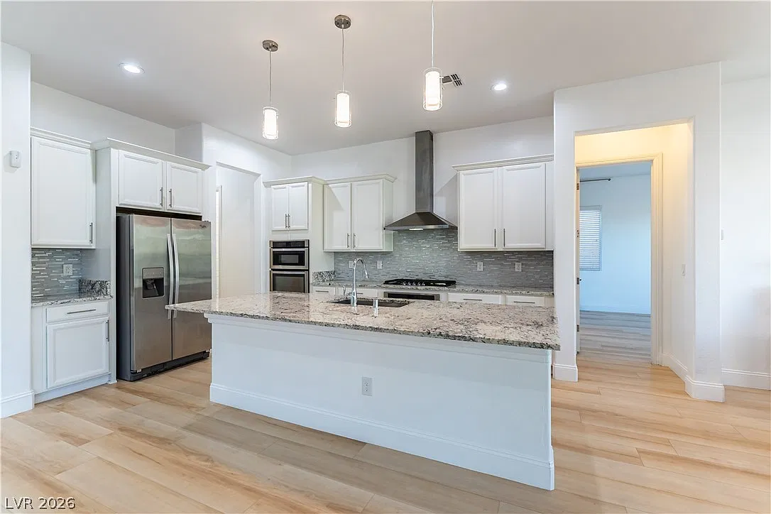 3 bed, 3.0 bath, 2152 sqft, $3,650 — Photo 4