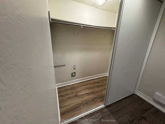 3rd image of 475 Woodbine Ave #2