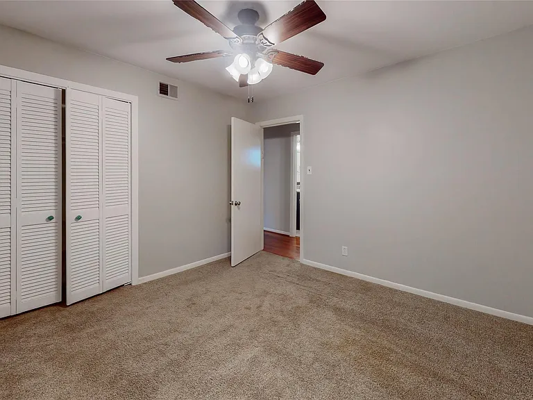 5338 Creekbend Dr — Photo 13