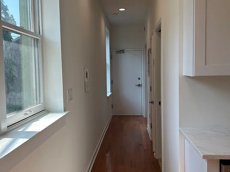 1330 Lombard St #2 — Photo 14