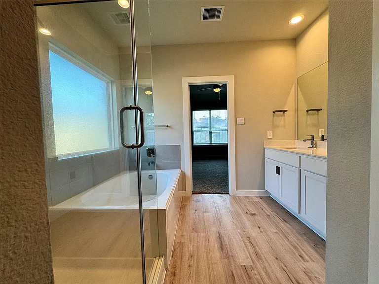 10213 Prairie Creek Ln — Photo 16