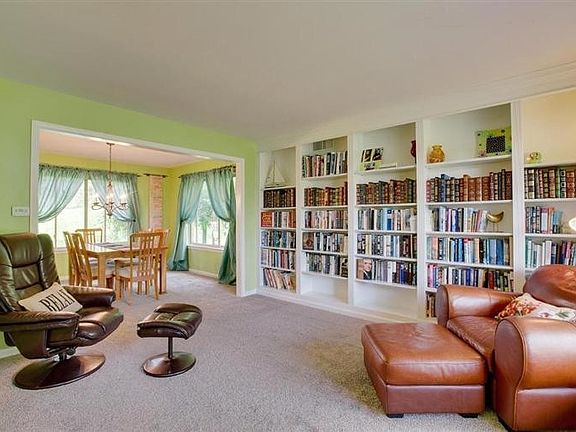 3rd image of 629 Adelaide Ct