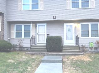 7 Countryside Ln #4, Middletown, CT 06457