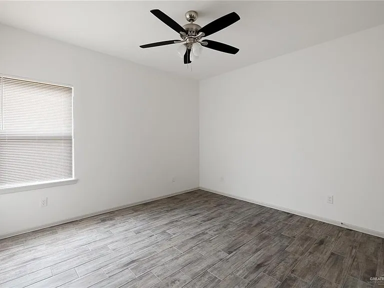 448 Frio Ln #3 — Photo 4