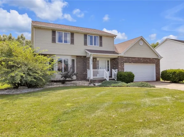 2570 David Dr, Niagara Falls, NY 14304