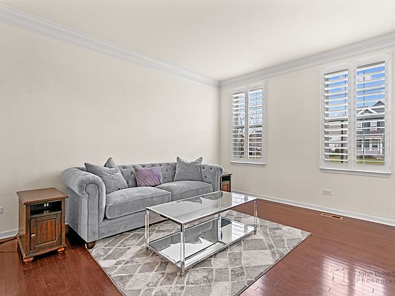 4th image of 3671 Thornhill Dr