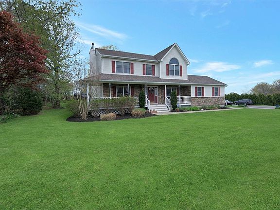 3rd image of 152 Fairway Dr