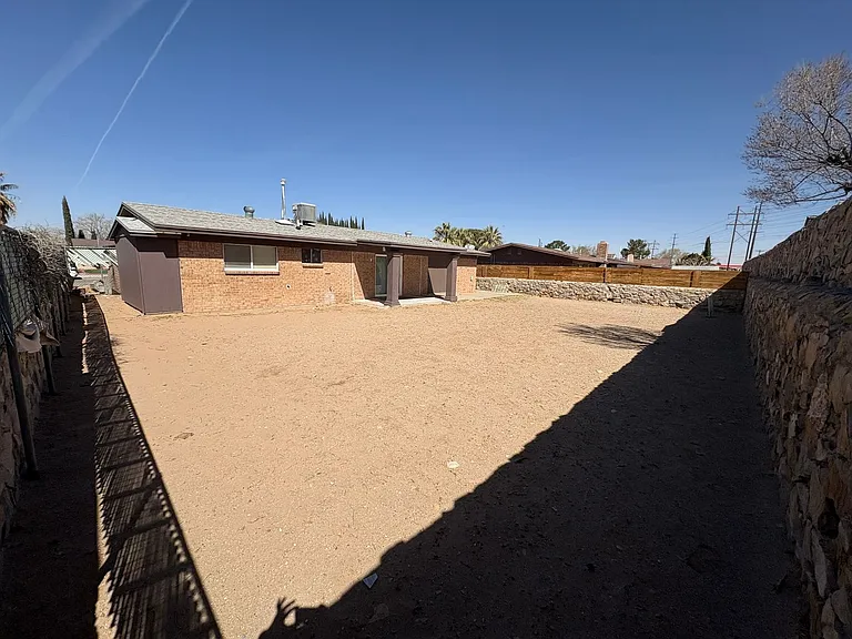 2900 Schooner Dr — Photo 14