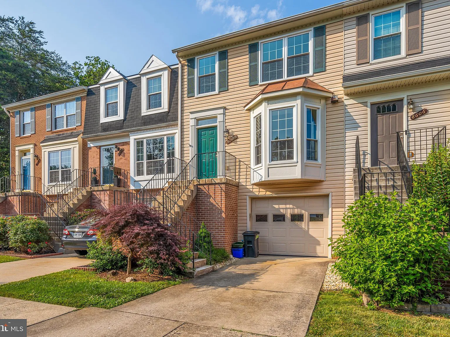 3 bed, 4.0 bath, 1452 sqft, $3,400 — Photo 2